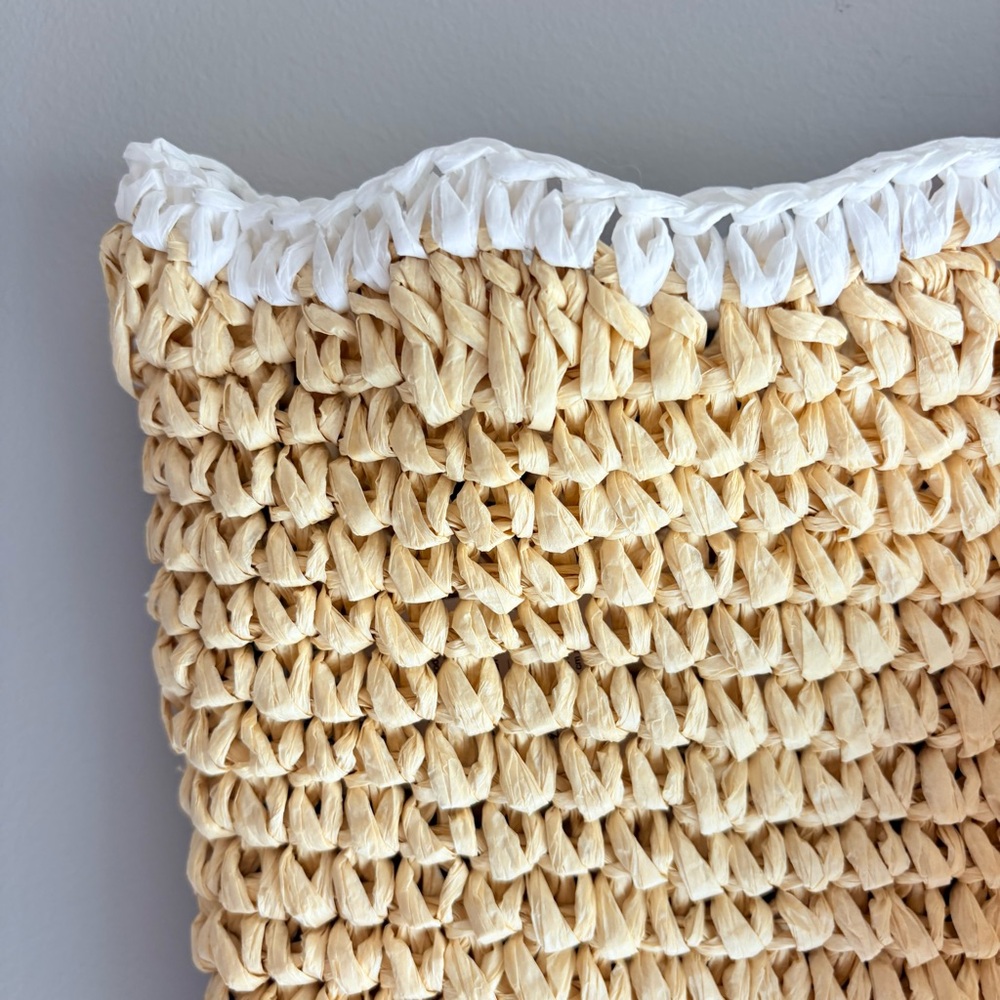 Mark and Graham White Ribbon Scalloped Raffia Tote Purse Bag New, no tags - Picture 4 of 13